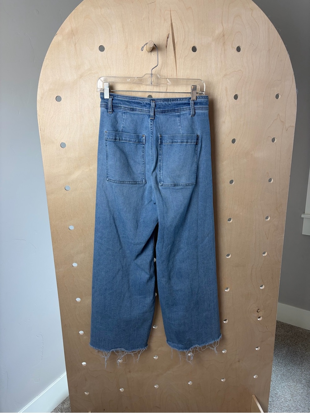Zara High Rise Wide Leg Frayed Hem Cropped Jeans – Women’s US 8 - Picture 4 of 5